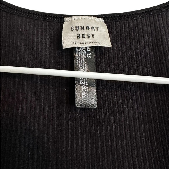 Aritzia Sunday Best Womens Bodysuit Ribbed Knit V-Neck Size Medium - Picture 2 of 5